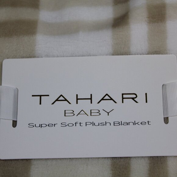 Tahari Baby Blanket Tan White Plaid Fleece Infant Unisex Soft NWT - Picture 2 of 6